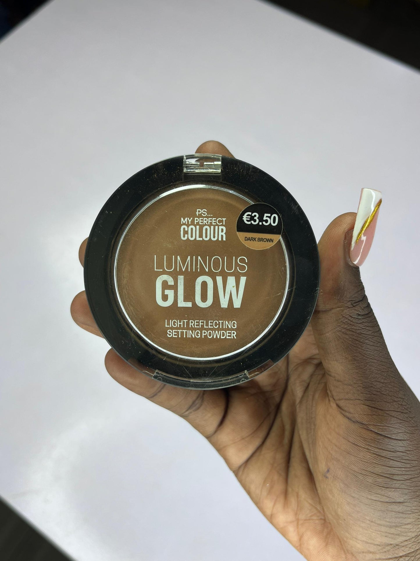 Poudre compacte lumineuse