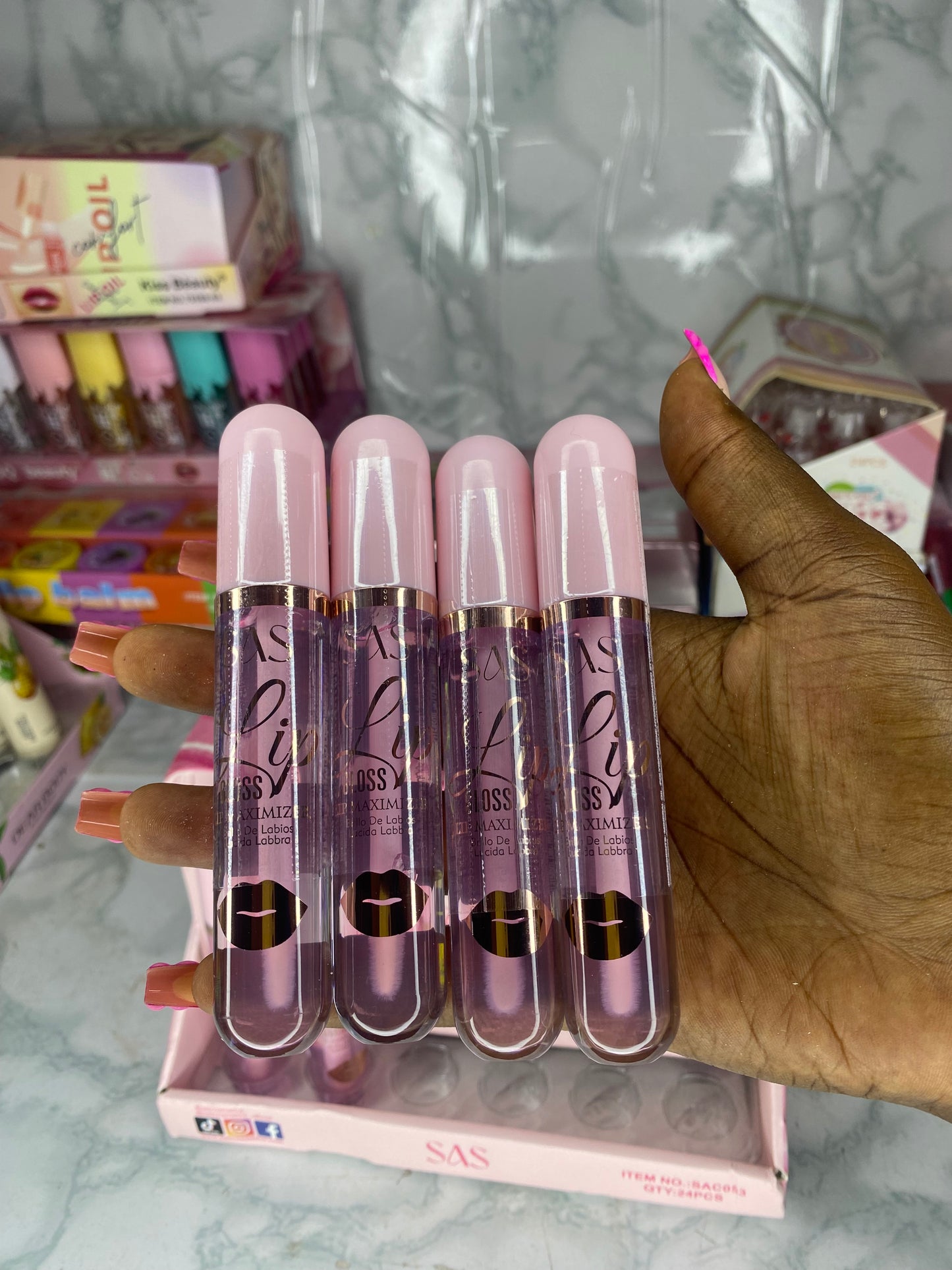 SAS plumping lipgloss