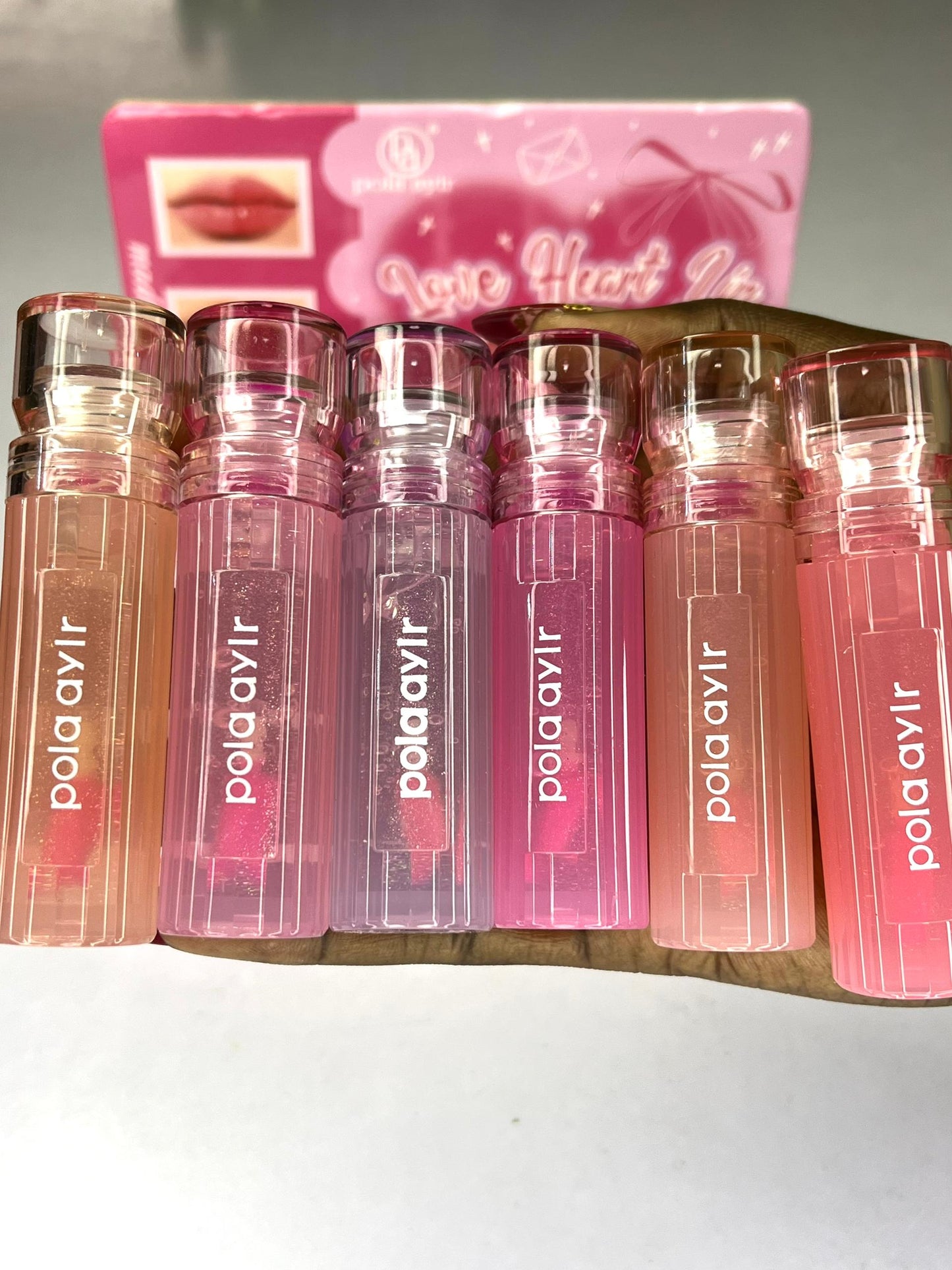Pola Ayir magic lipgloss