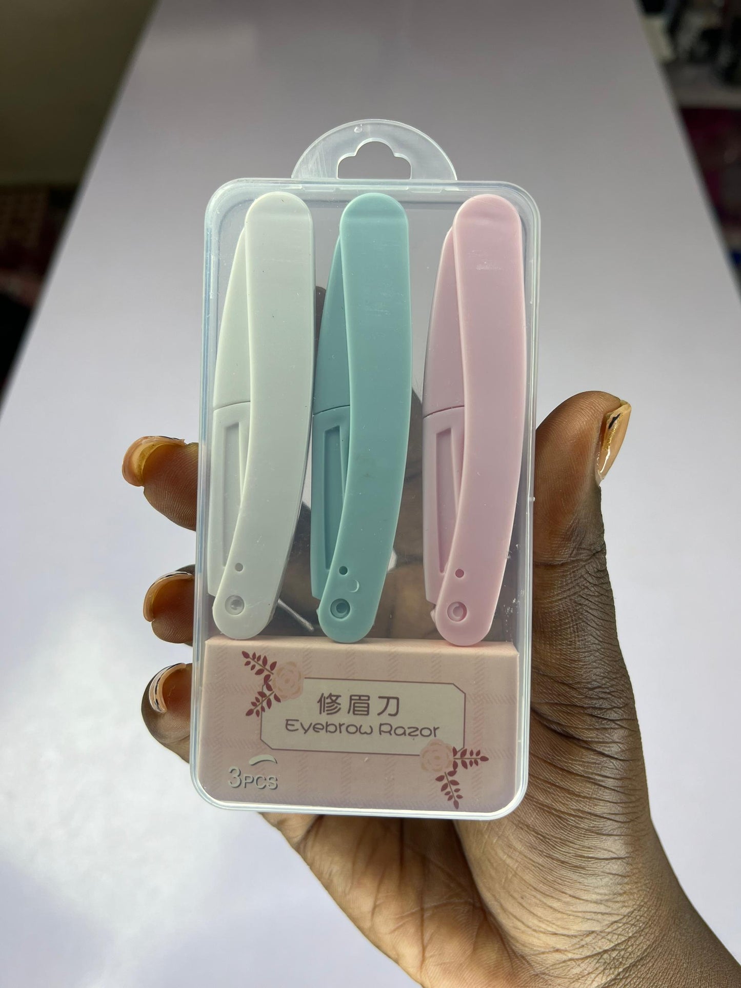 Lame sourcils/dermaplaning